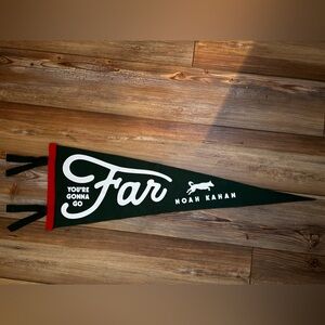 Noah Kahan Green Pennant